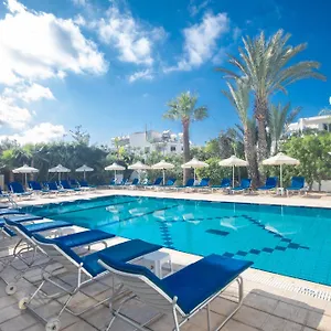 Pavlinia & Lägenhetshotell Ayia Napa