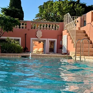https://chambre-dhotes-a-lancre-marine.fr-provencehotel.com