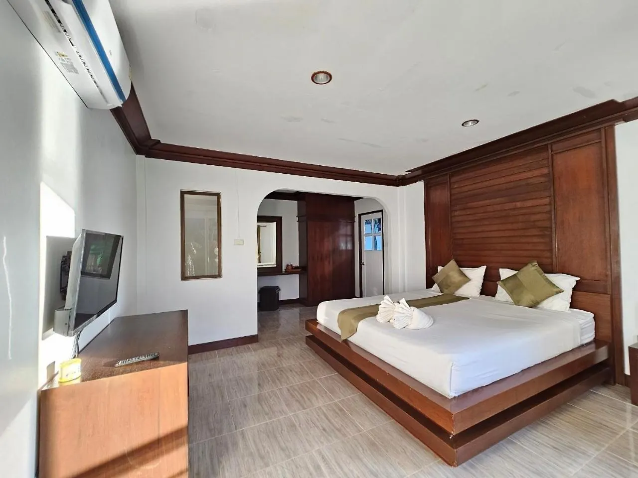 Lanta Nice Beach Resort Ko Lanta 3*,
